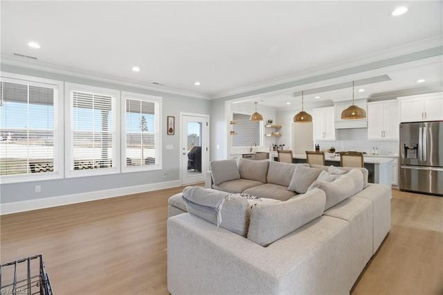 333 Wynnfall Drive, Lexington, NC 27295