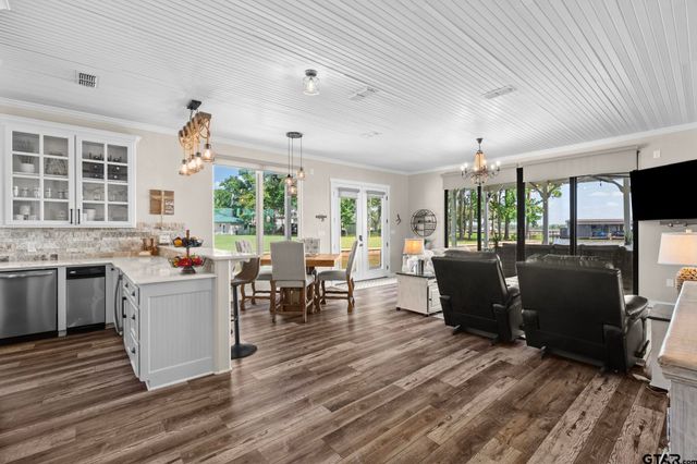 17790 Southpoint Rd, Whitehouse, TX 75791