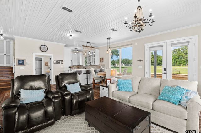 17790 Southpoint Rd, Whitehouse, TX 75791