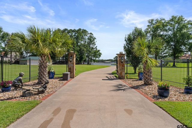 17790 Southpoint Rd, Whitehouse, TX 75791