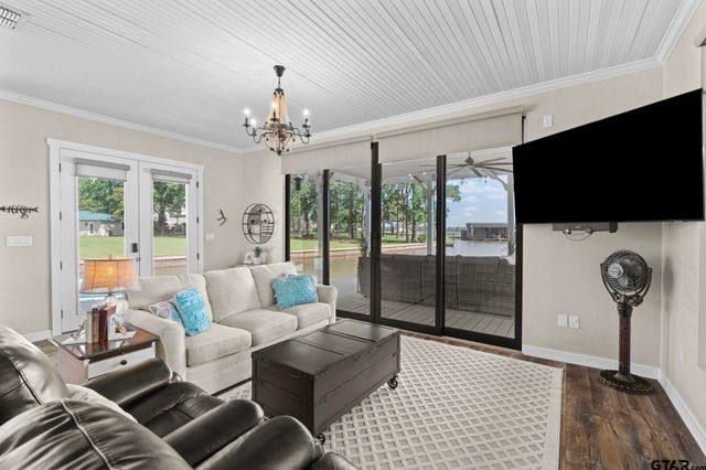 17790 Southpoint Rd, Whitehouse, TX 75791