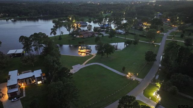 17790 Southpoint Rd, Whitehouse, TX 75791