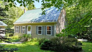 221 Steeplewood Lane, Ferrisburgh, VT 05456