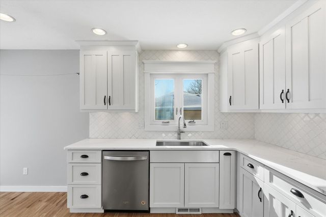 3808 BARRINGTON DR, Columbia, MO 65203