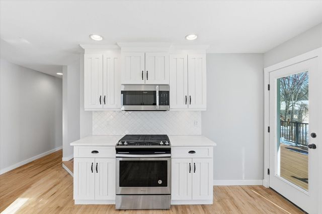 3808 BARRINGTON DR, Columbia, MO 65203