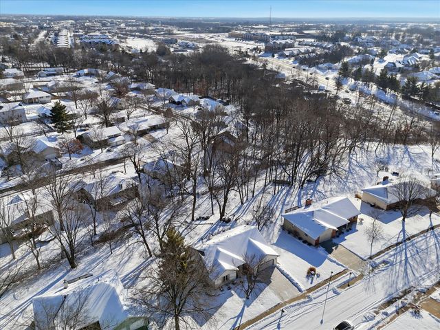 3808 BARRINGTON DR, Columbia, MO 65203