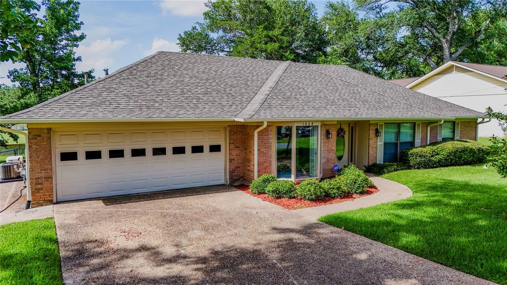 1608 Yosemite, Tyler, TX 75703