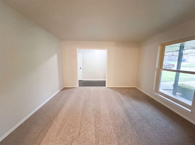 316 Brookwood Drive, Desoto, TX 75115
