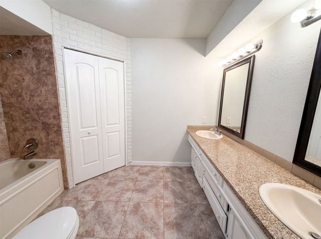 316 Brookwood Drive, Desoto, TX 75115