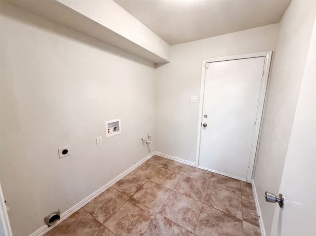 316 Brookwood Drive, Desoto, TX 75115
