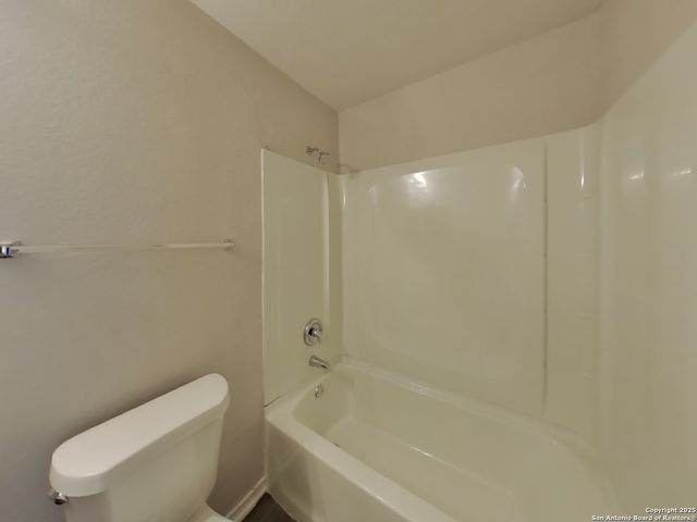 9039 Thomas York, San Antonio, TX 78251