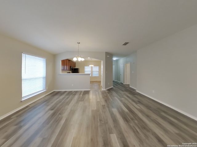 9039 Thomas York, San Antonio, TX 78251