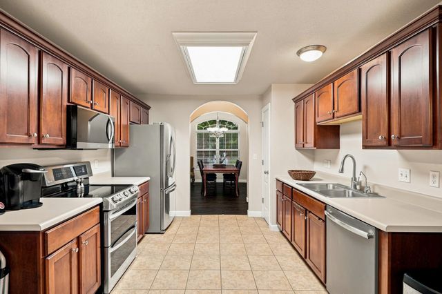 1400 CAROLINA DR, Columbia, MO 65202