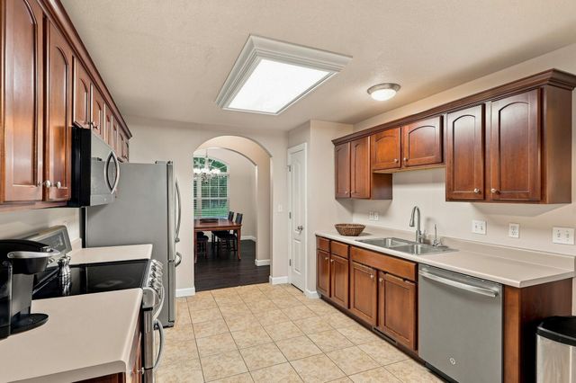 1400 CAROLINA DR, Columbia, MO 65202