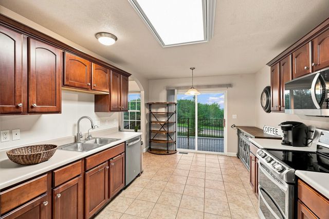 1400 CAROLINA DR, Columbia, MO 65202