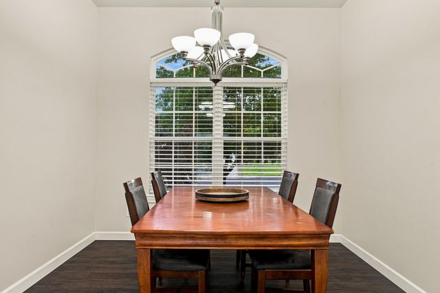 1400 CAROLINA DR, Columbia, MO 65202