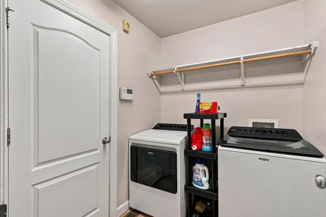 1400 CAROLINA DR, Columbia, MO 65202