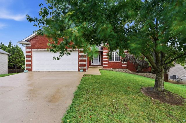 1400 CAROLINA DR, Columbia, MO 65202