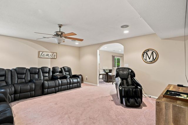 1400 CAROLINA DR, Columbia, MO 65202
