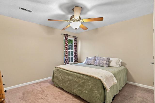 1400 CAROLINA DR, Columbia, MO 65202