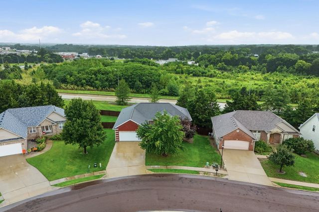 1400 CAROLINA DR, Columbia, MO 65202