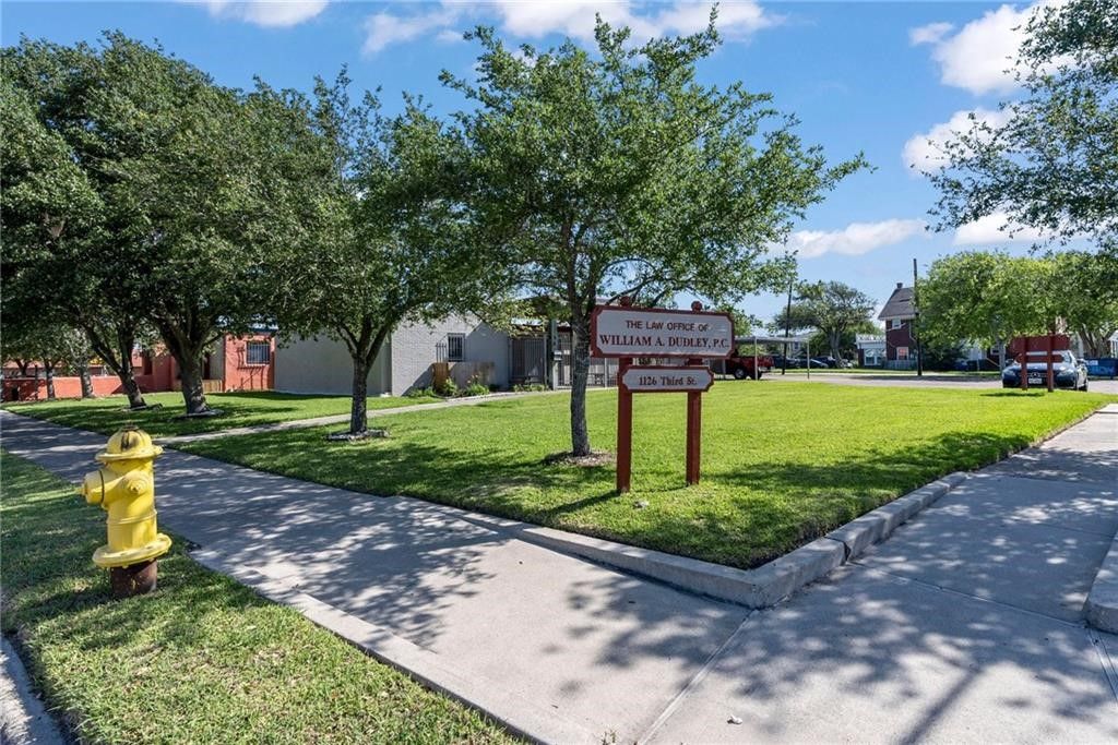 1126 3rd St, Corpus Christi, TX 78404 — exterior