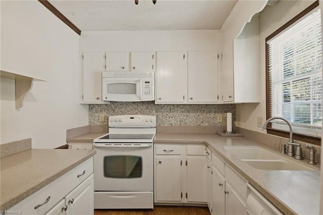 2200 Creekwood Drive, Greensboro, NC 27407