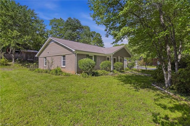 2200 Creekwood Drive, Greensboro, NC 27407