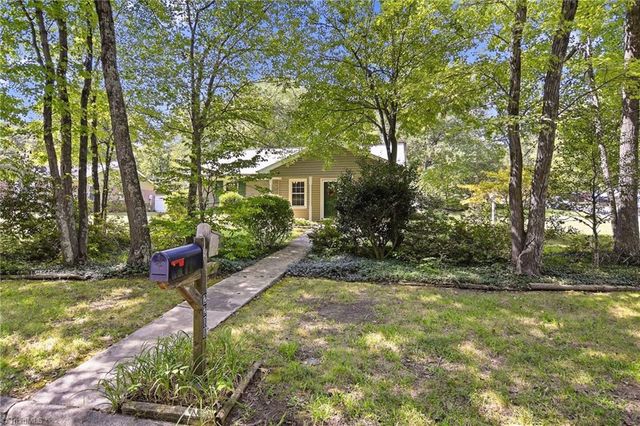 2200 Creekwood Drive, Greensboro, NC 27407