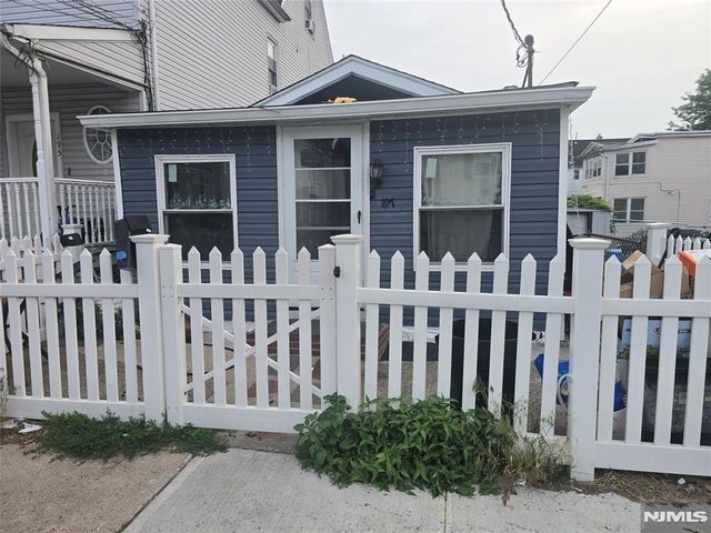 197 Edmund Avenue, Paterson, NJ 07502