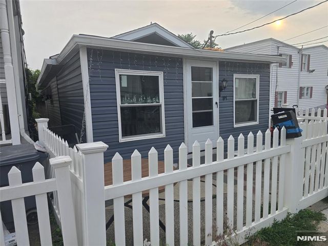 197 Edmund Avenue, Paterson, NJ 07502