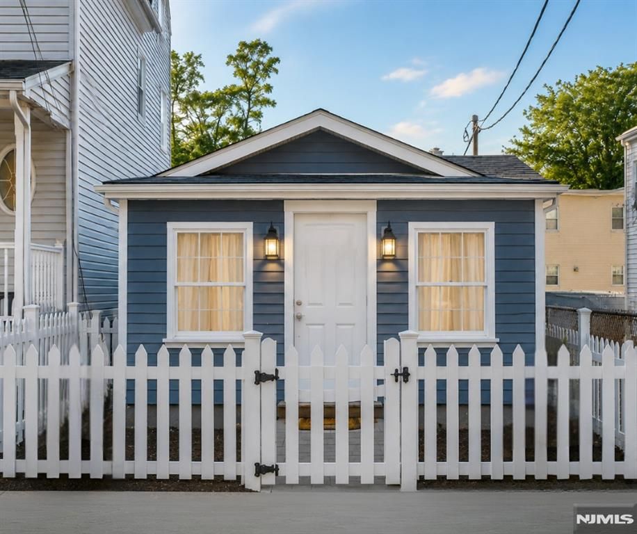 197 Edmund Avenue, Paterson, NJ 07502