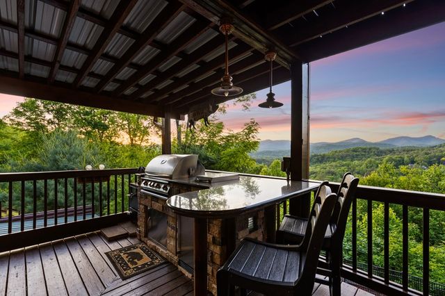 115 Mountain High Drive, Mineral Bluff, GA 30559