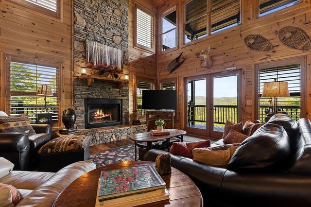 115 Mountain High Drive, Mineral Bluff, GA 30559