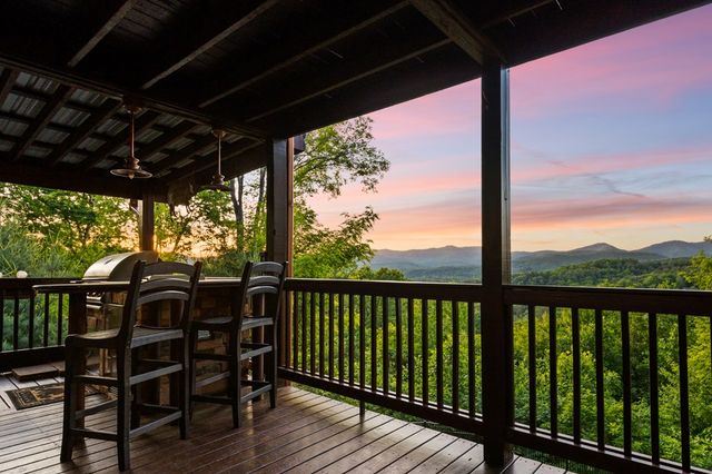 115 Mountain High Drive, Mineral Bluff, GA 30559