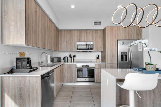 3900 Biscayne Blvd S-312, Miami, FL 33137