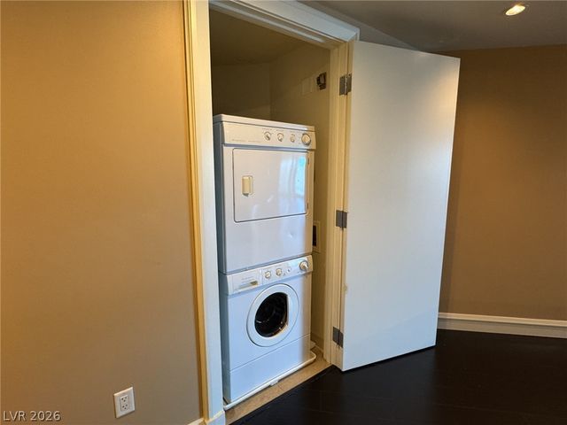 2700 South Las Vegas Boulevard 908, Las Vegas, NV 89109