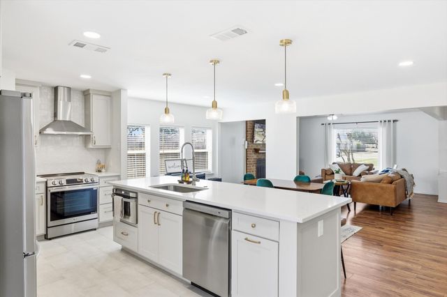 212 Heather Glen Drive, Coppell, TX 75019