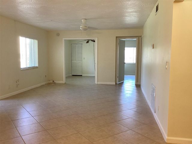 5927 LA PINATA Boulevard C-1, Greenacres, FL 33463