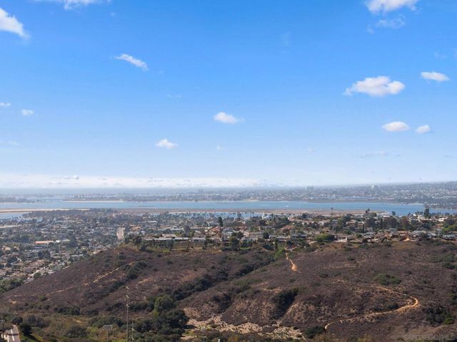 1728 Corsica, San Diego, CA 92111