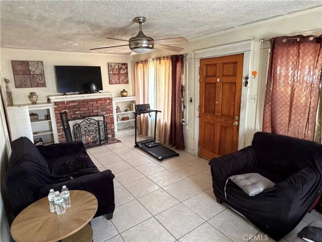 211 Chestnut, Los Angeles, CA 90042