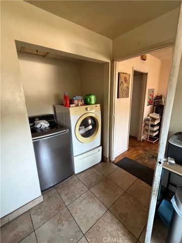 211 Chestnut, Los Angeles, CA 90042