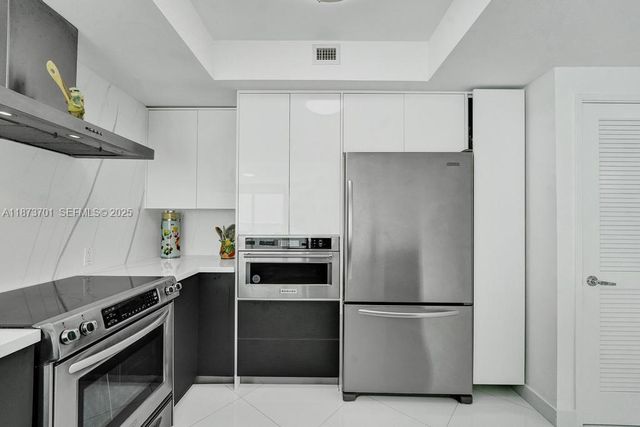 150 Sunny Isles Boulevard 11606, Sunny Isles Beach, FL 33160