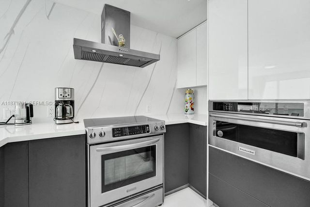 150 Sunny Isles Boulevard 11606, Sunny Isles Beach, FL 33160