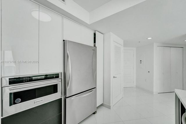 150 Sunny Isles Boulevard 11606, Sunny Isles Beach, FL 33160