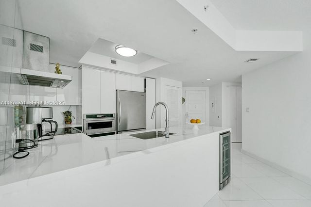 150 Sunny Isles Boulevard 11606, Sunny Isles Beach, FL 33160