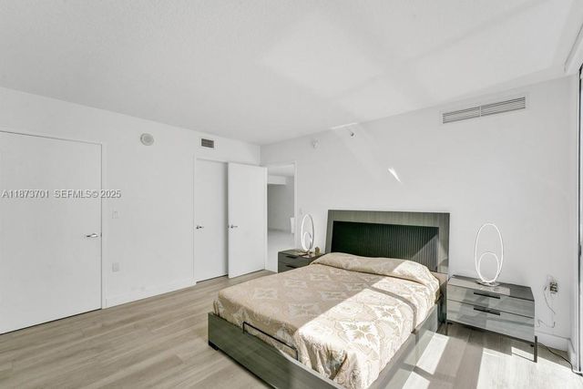 150 Sunny Isles Boulevard 11606, Sunny Isles Beach, FL 33160