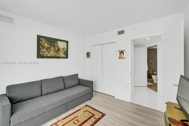 150 Sunny Isles Boulevard 11606, Sunny Isles Beach, FL 33160
