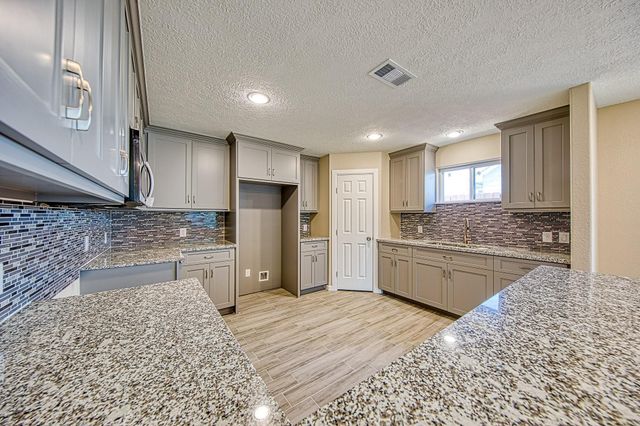 3526 Brook Shadow Drive, Brookshire, TX 77423
