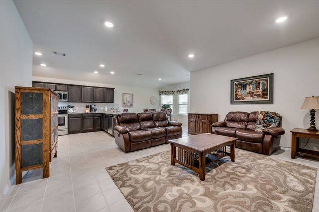 809 Meadow Wood Lane, Princeton, TX 75407